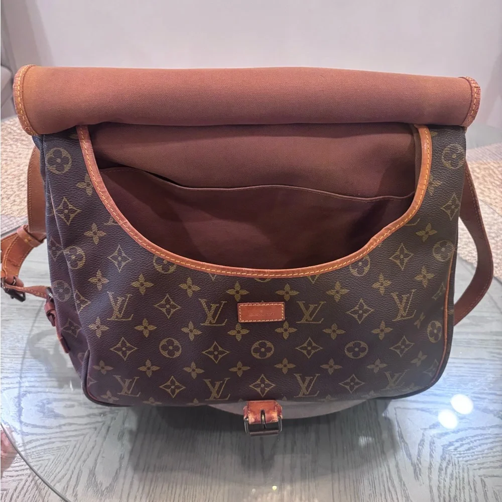 Louis Vuitton Saumur 35 & COA
